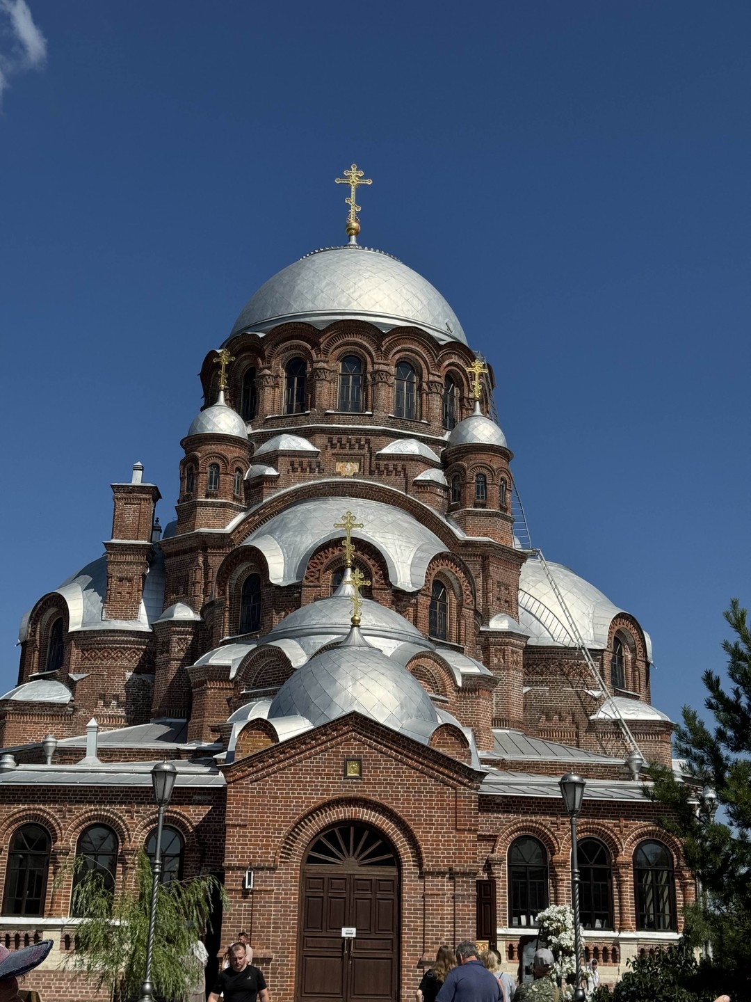 Бронировали экскурсию в Свияжск с заездом в Иннополис.