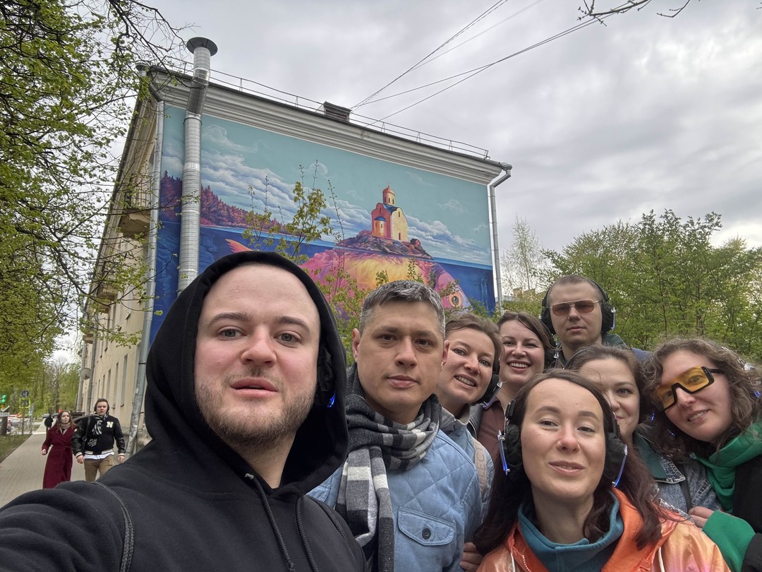 Все прошло отлично. Не ожидали только, что бегать придется столько. Нам уже за 35 всем. Утомились физически. В остальном - оч душевно. Отличный вайб