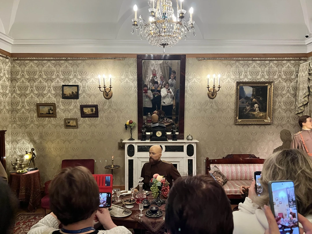 Отличная экскурсия, доступным и понятным языком, гид очень интеллигентный мужчина с чувством юмора