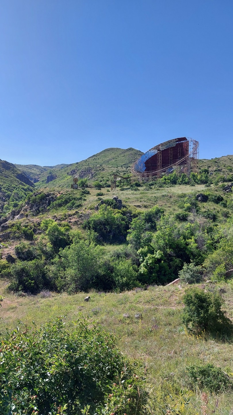 Запоминающая поездка как по красоте и видам, так и по впечатляющему масштабу строений.