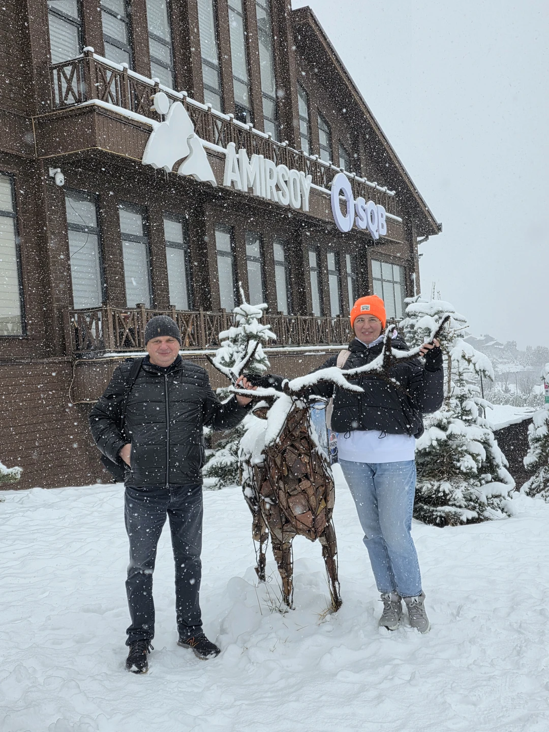 Андрей очень интересный человек и потрясающий рассказчик. Институт Солнца на нас произвёл очень сильное впечатление. Горы