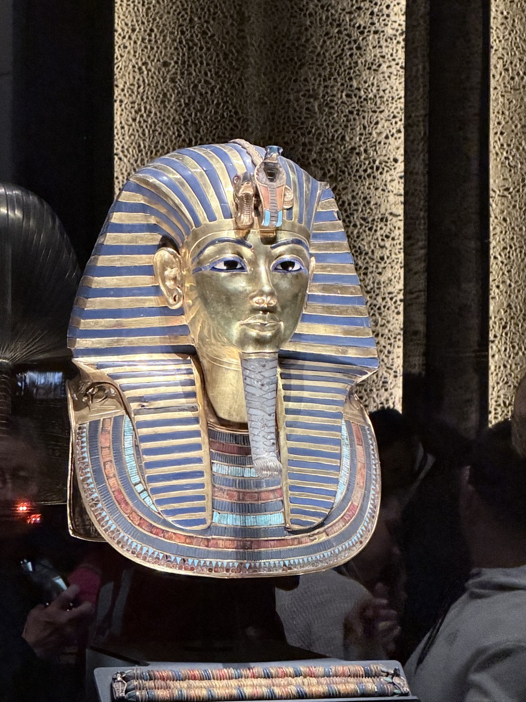 С нами был экскурсовод Ахмед