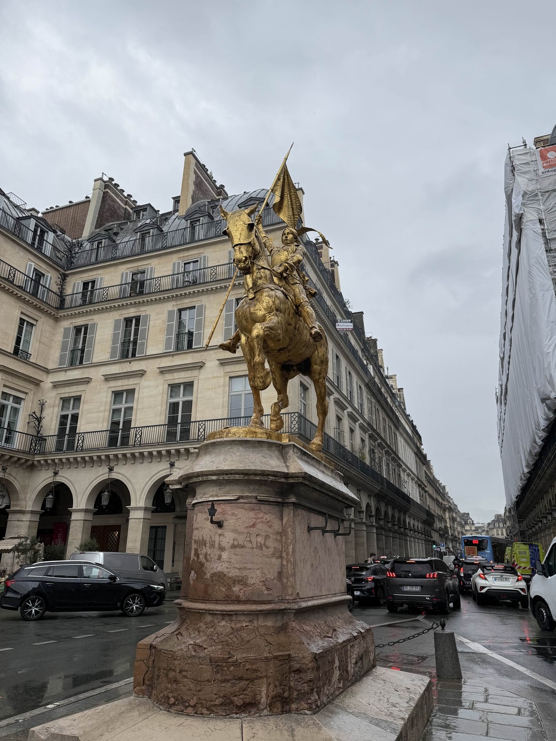 Хочу поблагодарить Жоржа за прекрасно организованную экскурсию. За день удалось посетить самые знаковые места Париже в