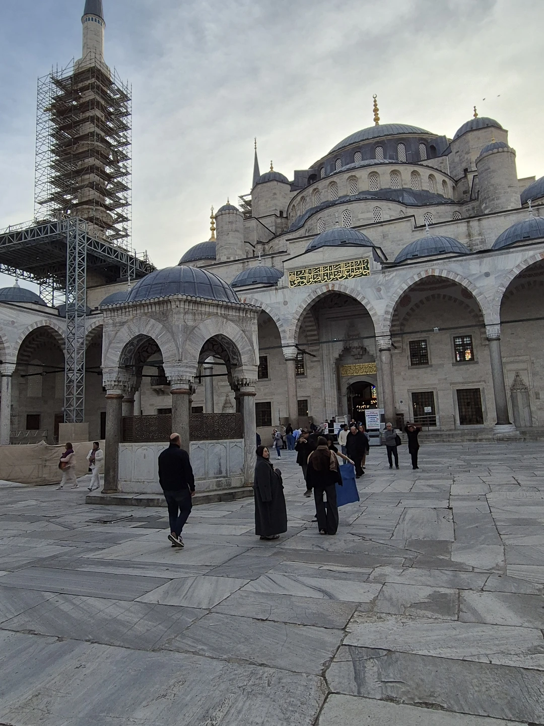 Хочу выразить огромную благодарность гиду Адэму за прекрасную экскурсию по Стамбулу! Это был идеальный день, наполненный открытиями