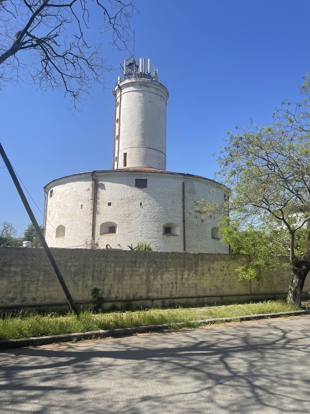 Легкая и непринкженная поездка из Баку в Ленкорань. 200 км, а совсем другая природа, климат. Более зелено, легко дышится