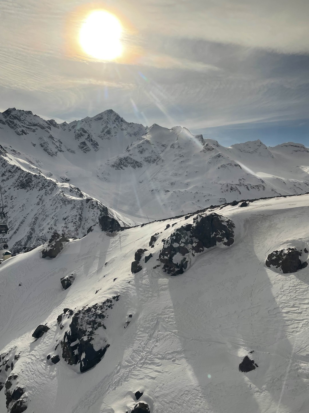 Экскурсия на Эльбрус с гидом Фаридом просто супер! Маршрут продуман, рассказы увлекательные, а знания истории этих