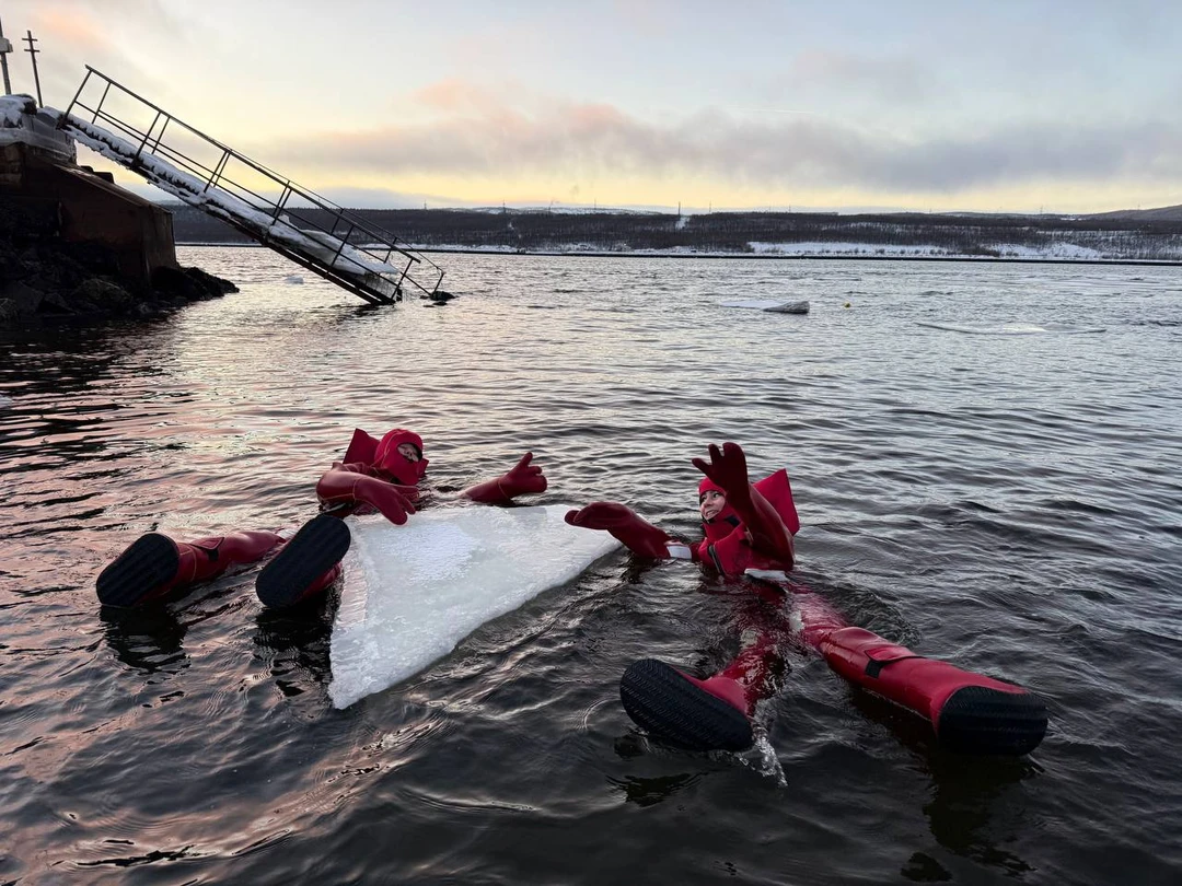 Это было что-то невероятное! Приехали с мужем в Мурманск, решили попробовать что-то необычное — айс-флоатинг. Эмоции
