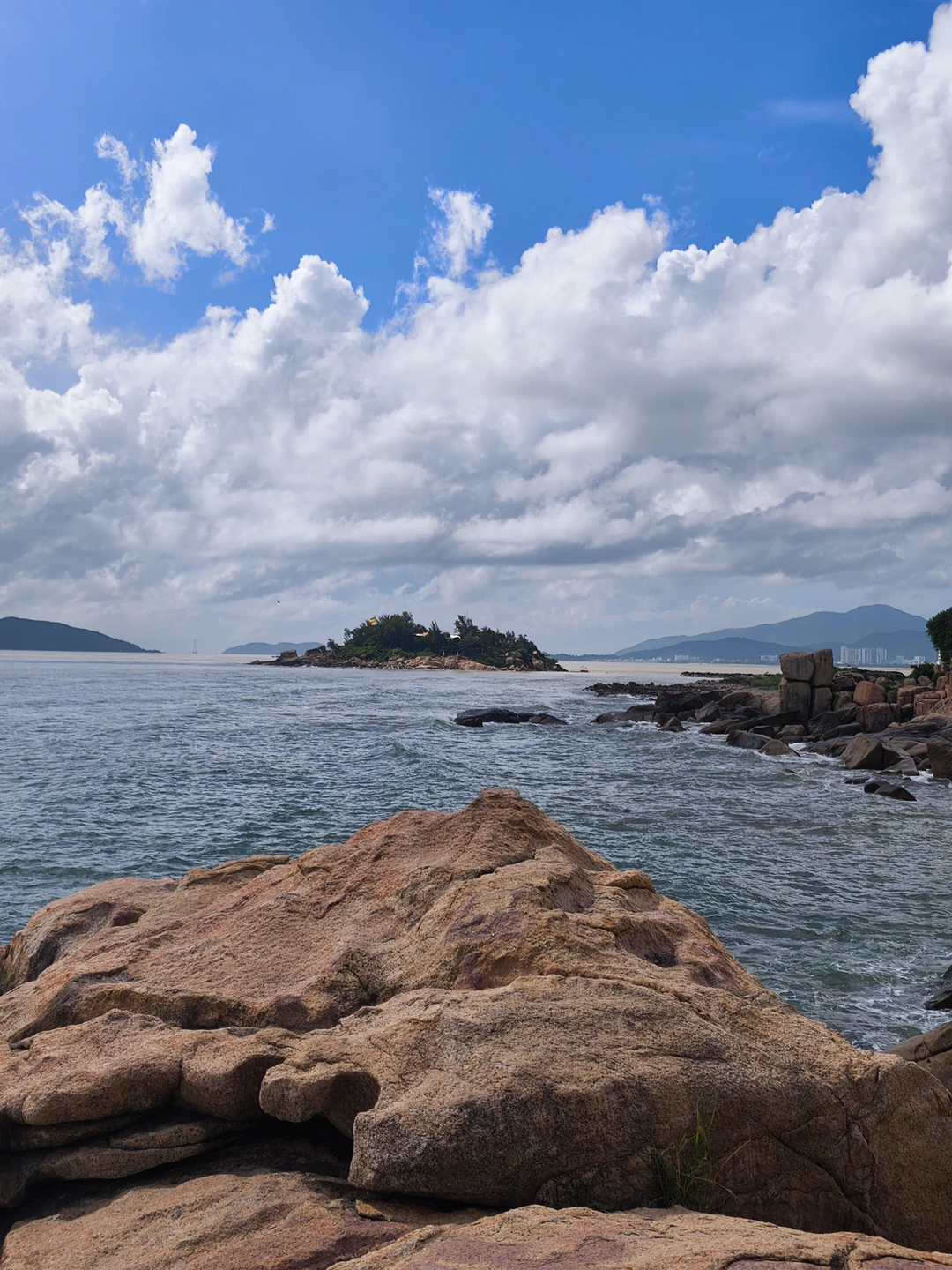 Обзорная экскурсия по Нячангу с Сергеем - наше первое знакомство с замечательной и колоритной страной Вьетнам.