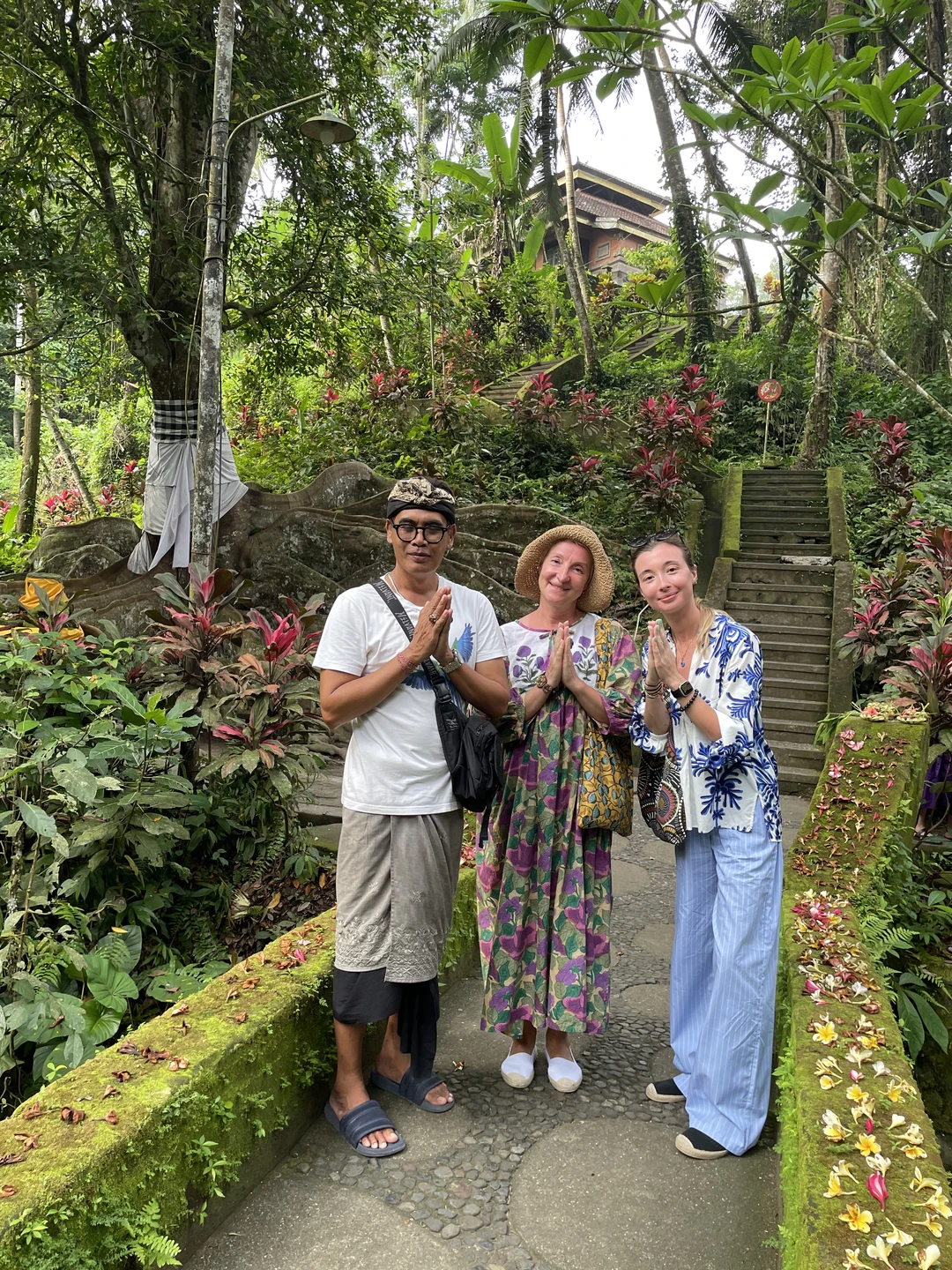 Всем добрый день! Сегодня мы с мамой были на экскурсии «Все краски Бали» с Густи! Хочется