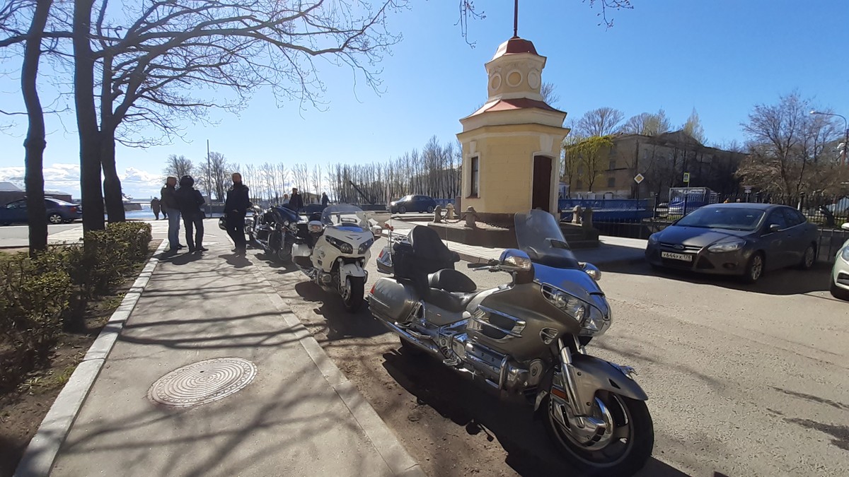 В Кронштадт и Петергоф — на мотоциклах (9/16)
