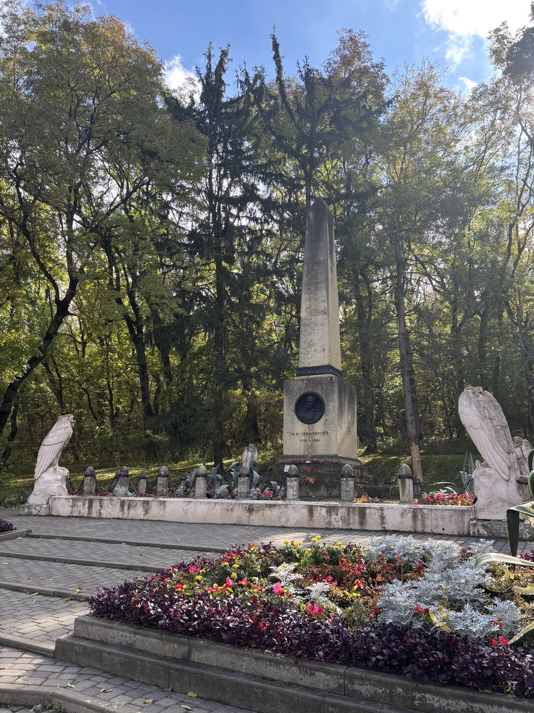 Валерия провела очень интересную экскурсию, путь был по великолепным горным местностям. Время пролетело быстро и не заметно