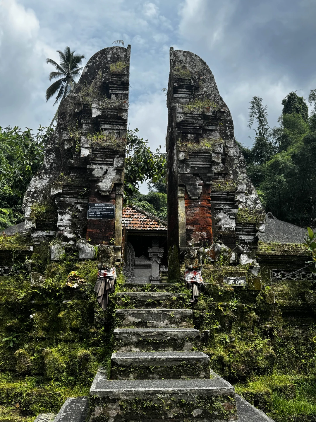 Очень понравится гид Ваян, дружелюбный, рассказывает всё понятно, фотографирует)