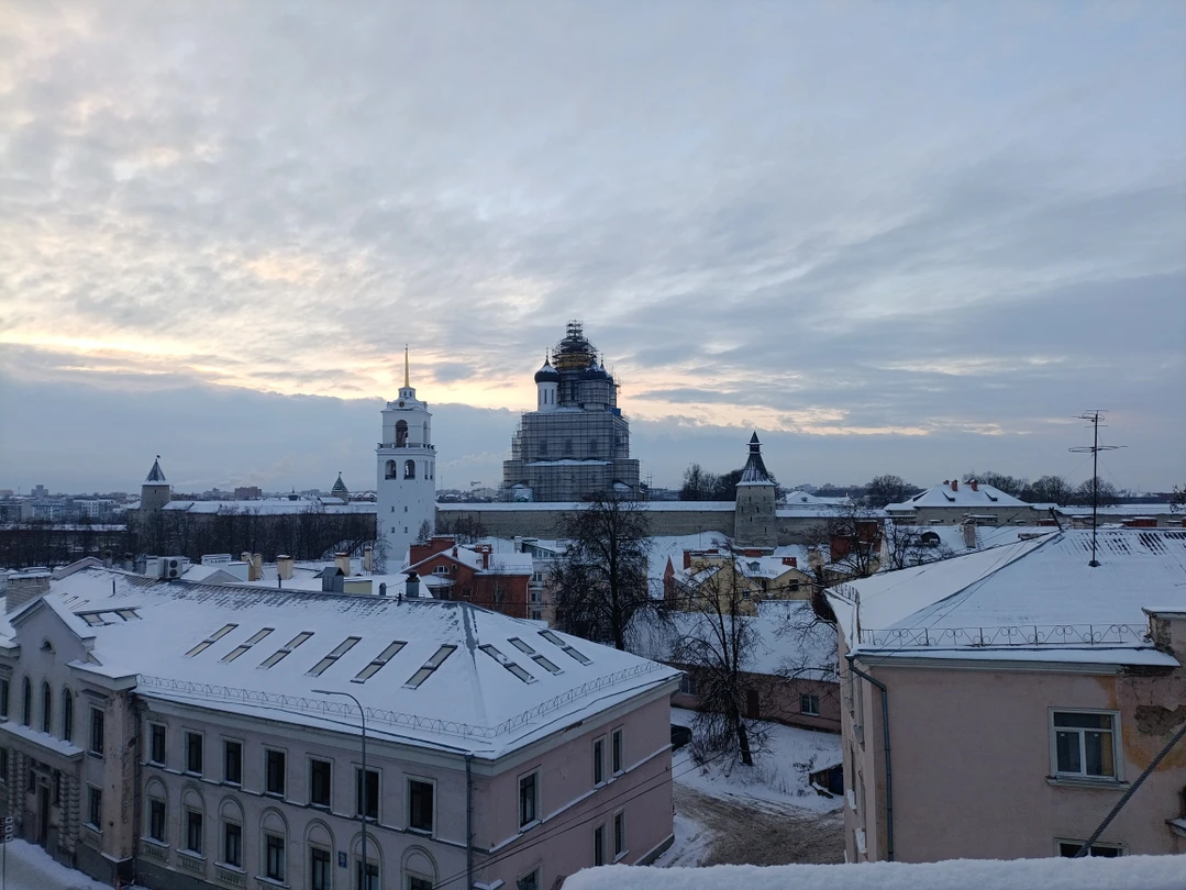 Псковский кремль и ближнее Запсковье (Елена)