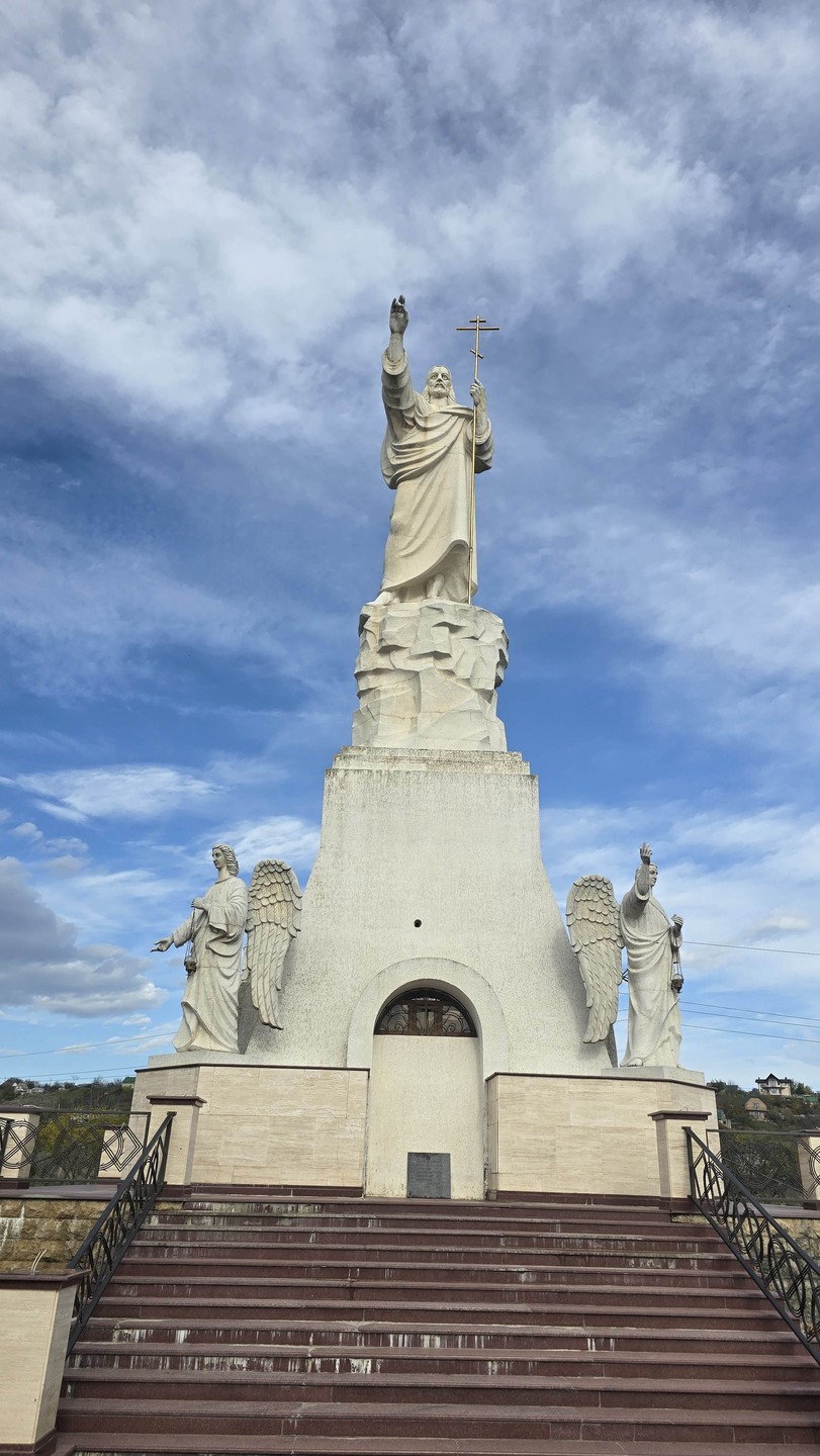 Отличная экскурсия: очень насыщенный маршрут, но мы так и хотели. Виктор хорошо ориентируется в истории КМВ