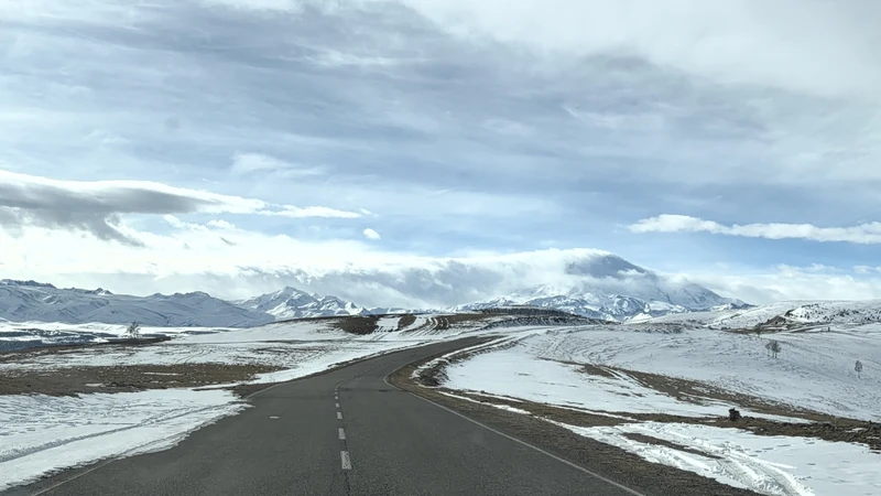 Замечательное путешествие с невероятными видами! Заново влюбились в Приэльбрусье! Как было сказано на 1-й остановке: «Счастье