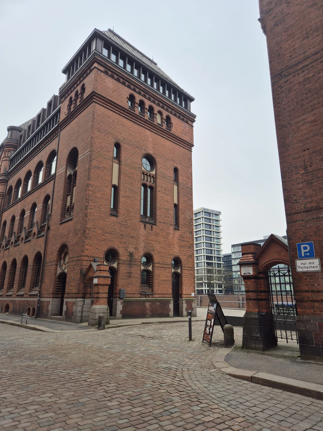 Экскурсию провела Настя