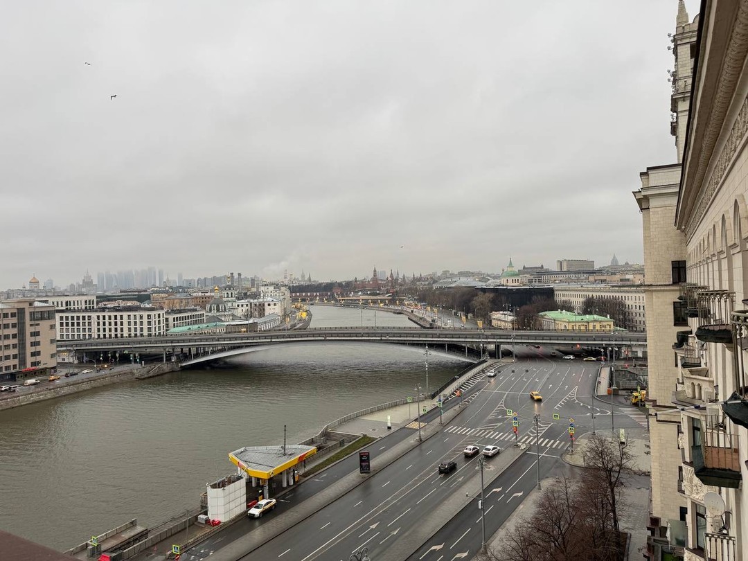Высотка на Котельнической и чаепитие с видом на Кремль (Я)