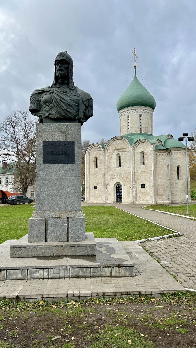 Нам очень понравилась экскурсия с Ольгой Евгеньевной! Невероятная подача, обширные знания и просто очень приятное общение