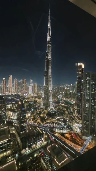 Приехал в Дубай во второй раз. Снова обратился к данным ребятам. В этот раз гидом был