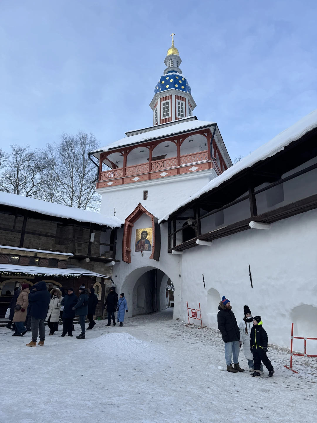 Автобусная экскурсия из Пскова в Изборск и Печоры