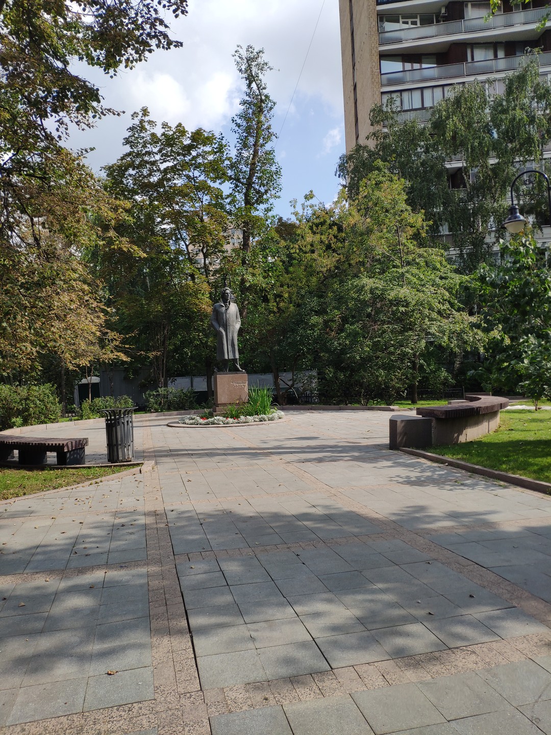 Большое спасибо Елене за замечательную прогулку! Дети получили массу впечатлений, узнали много нового. Взрослым было не