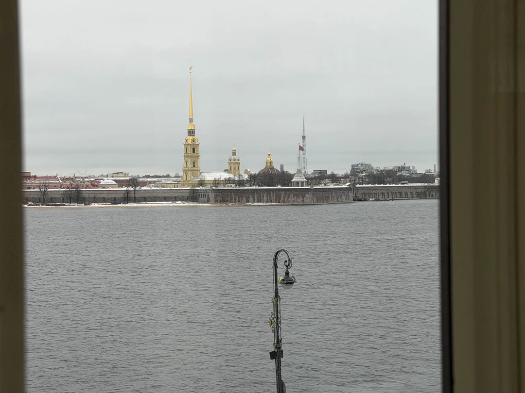 Спасибо огромное Марии. Это лучший экскурсовод по Эрмитажу. Все содержательно, чисто по нужным знаковым местам. Описание