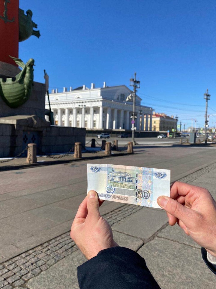 Пишу отзыв посетив с Алексеем две экскурсии: 17.03.2025 обзорную экскурсию по Санкт-Петербургу и 19.03.2025 Петергоф и