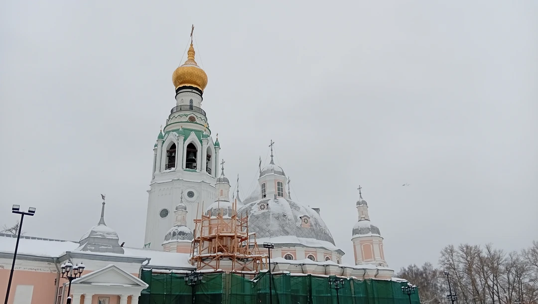 Прекрасная экскурсия и прекрасный экскурсовод. Провели, в том числе, по таким местам, которые бы сам и не нашёл бы