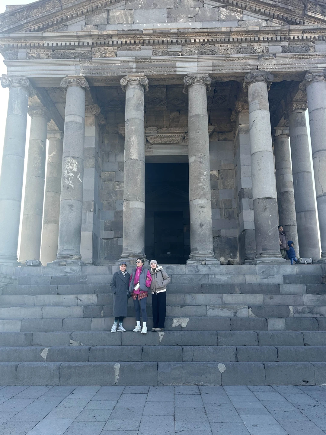 Добрый день, вчера были на этой замечательной экскурсии. Гидом был Гурген, очень доброжелательный и позитивный парень