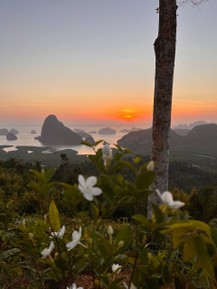 Фото отзыва 2: экскурсия "Из Пхукета — на «Самет-Нангше», к бухте Пханг Нга и энергии Тон Прай"