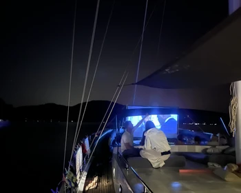 Бухта Клеопатры, кино под звёздами