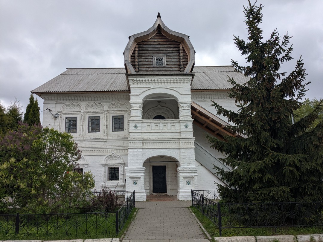 Отличная экскурсия, нам очень понравилось. Достаточно много исторического материала, который подан действительно интересно, без перегруза. Также