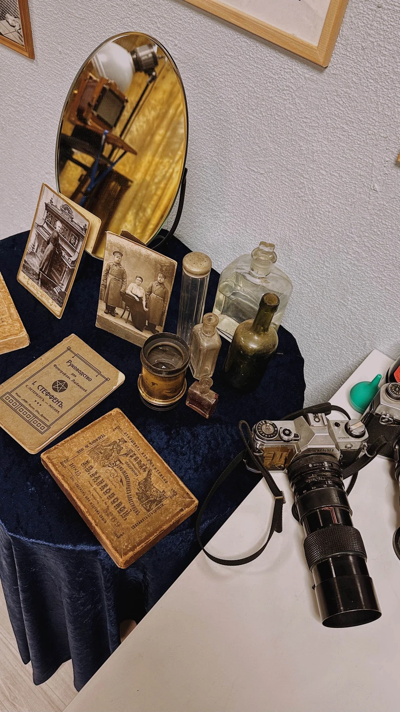 Порой мы принимаем как должное возможность делать фото в любой момент, когда нам хочется, а ведь