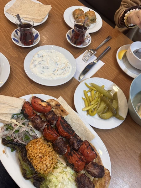 спасибо Гюркану за это теплое и очень душевное знакомство со Стамбулом! очень подробно и интересно ведет