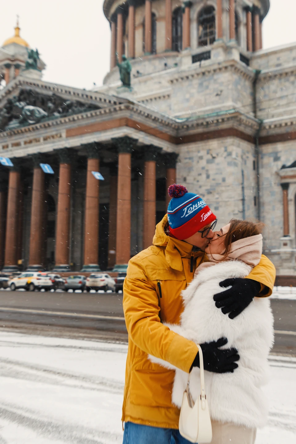 Фотопрогулка прошла замечательно, Александр действительно мастер своего дела! Фотографии получились невероятные. Всем рекомендую посетить фотопрогулку, чтобы