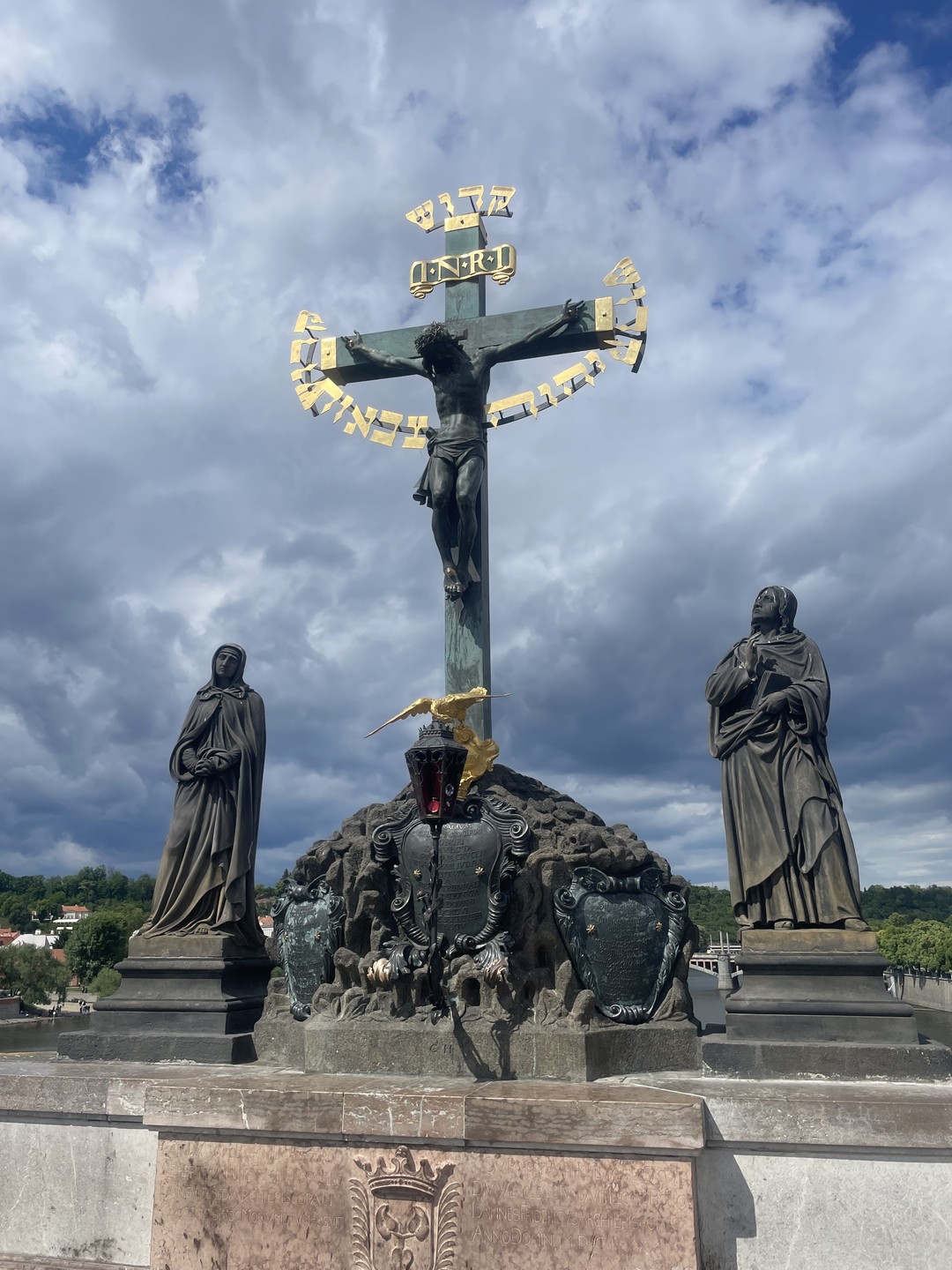 Мы впервые побывали в Праге и были счастливы, что нашу экскурсию провела Татьяна — профессиональный и увлечённый своим делом гид