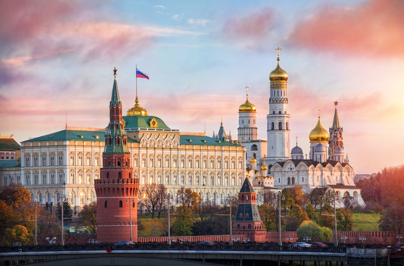 Кремль - сердце России (на иностранном языке)