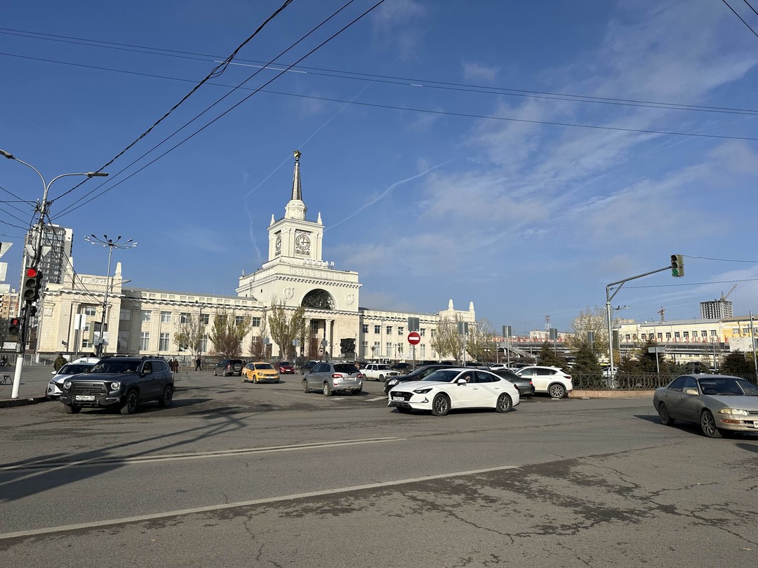 Экскурсия по улицам Царицына-Сталинграда-Волгограда очень понравилась. На ней кратко познакомились с историей и архитектурой города. Гид