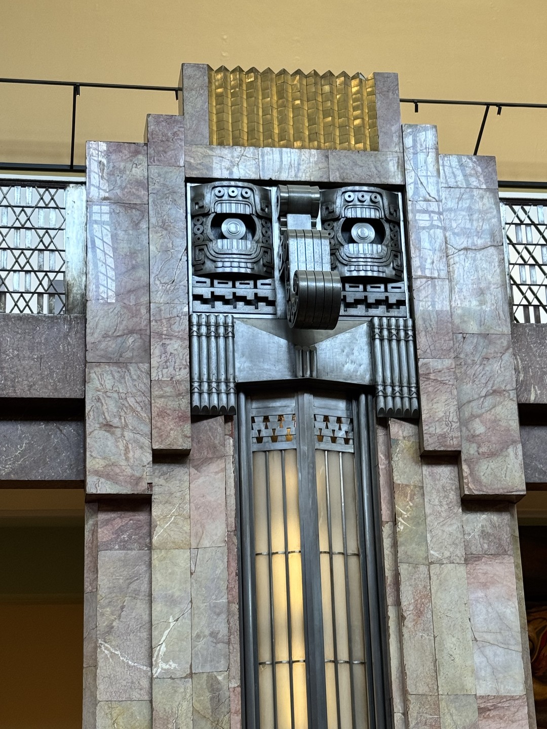 Потрясающая экскурсия. Сергей - замечательный рассказчик.