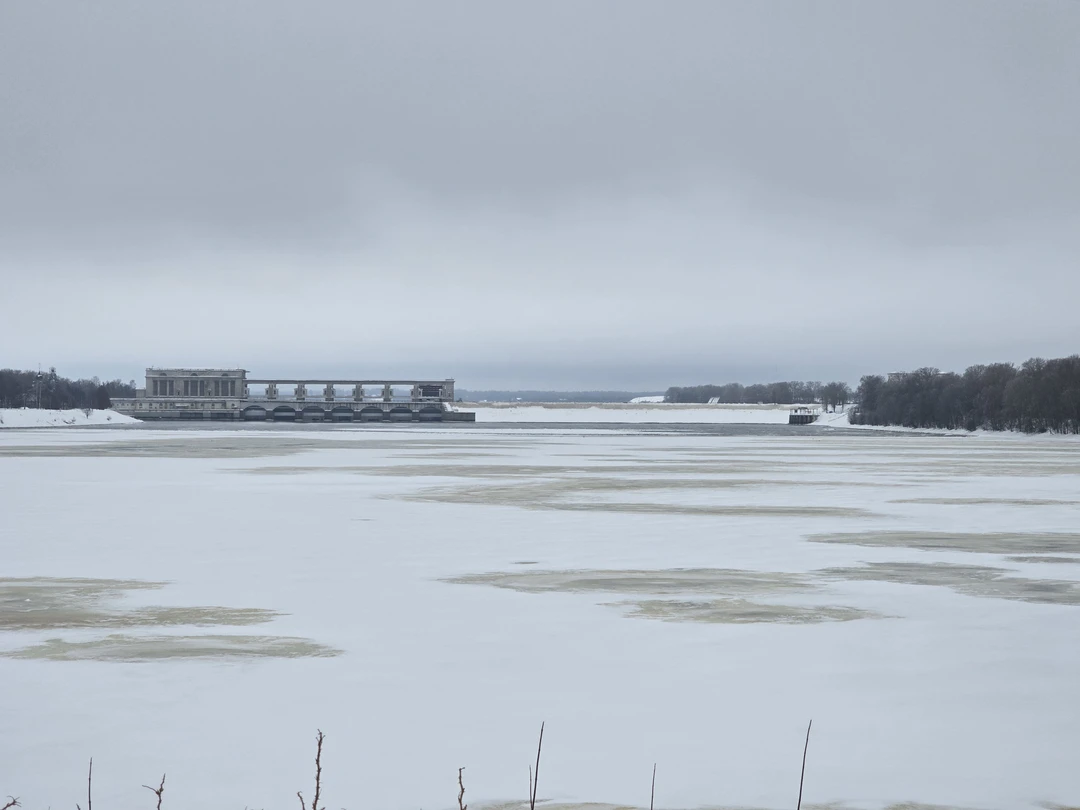 Огромное спасибо Надежде за увлекательную экскурсию по древнему Угличу! С удовольствием послушали рассказ об истории города