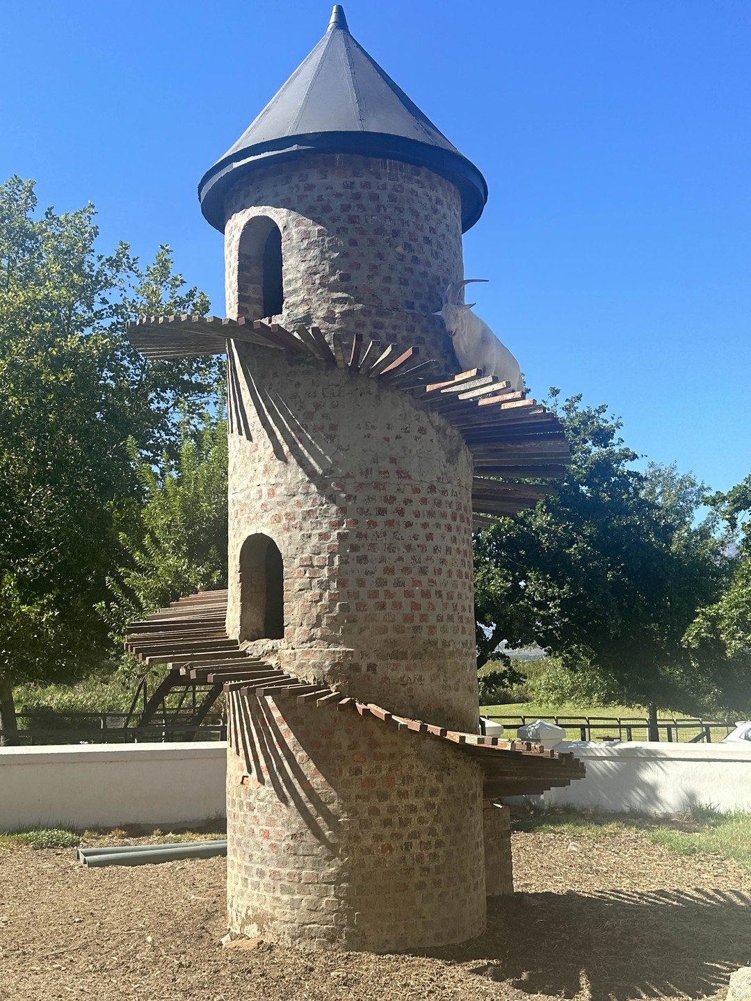 Александр, прекрасный гид. Полностью подстроился под мою семью, чтоб было интересно и вкусно нам взрослым и