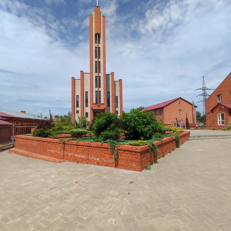 Мы ездили большой компанией в 12 человек, и все остались довольны. Рады, что представилась возможность посетить