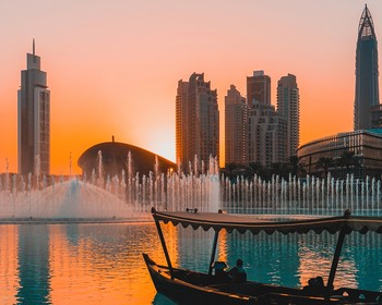 Фотопрогулка по Dubai Mall, вечерний круиз с гриль-ужином на борту