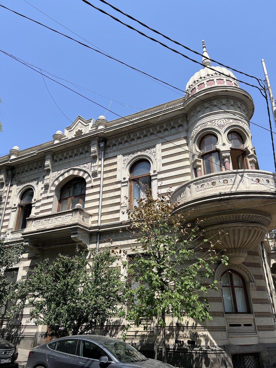 Ускользающая красота Тбилиси (Морозова)