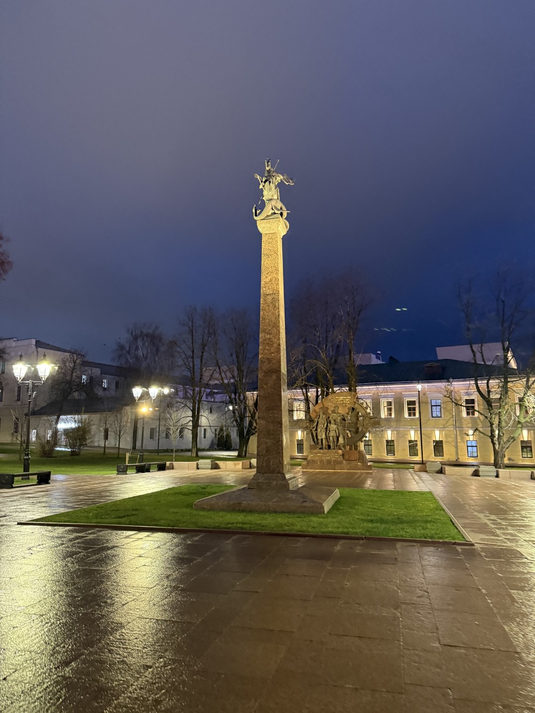 Прекрасный гид Юлия: позитивная, доброжелательная, предоставляет очень структурировано, познавательно и интересно информацию). В восторге от экскурсии