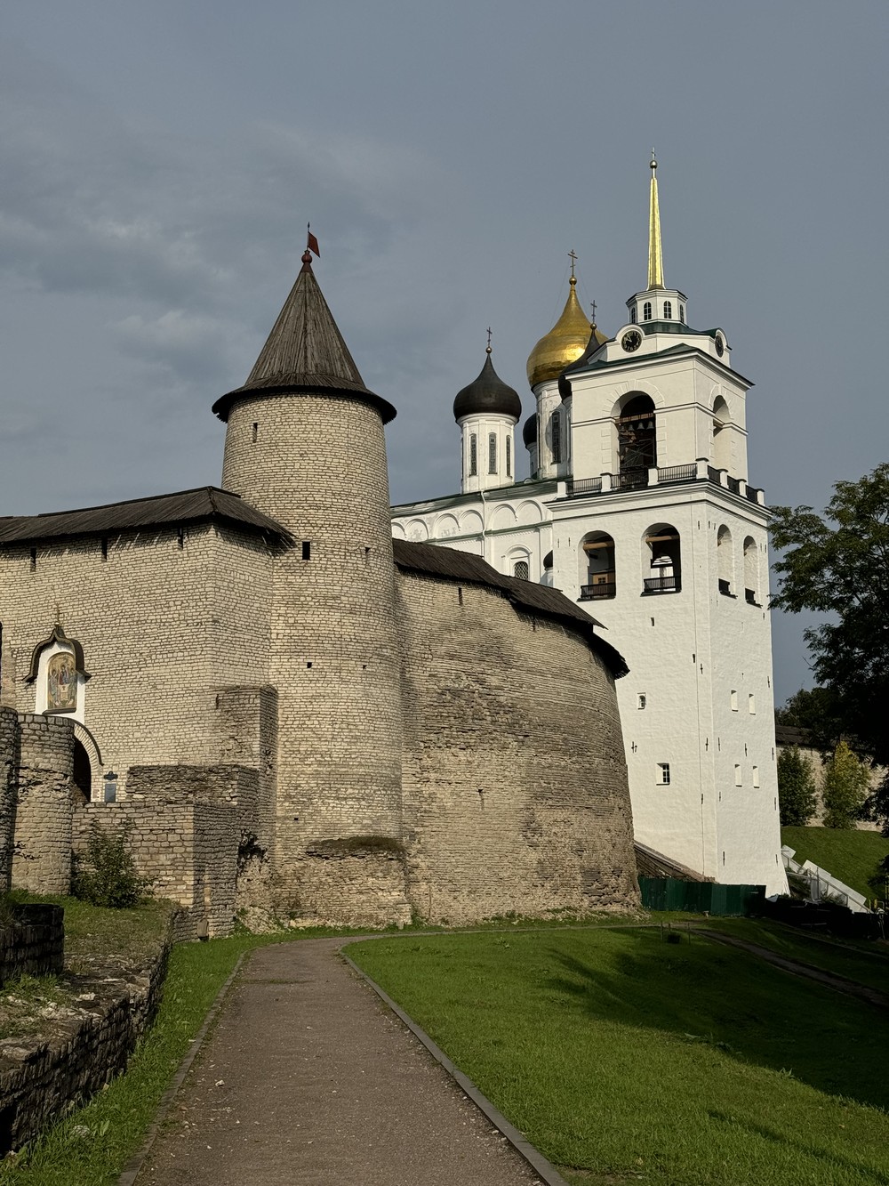 Фото Прогулка по Пскову на закате дня