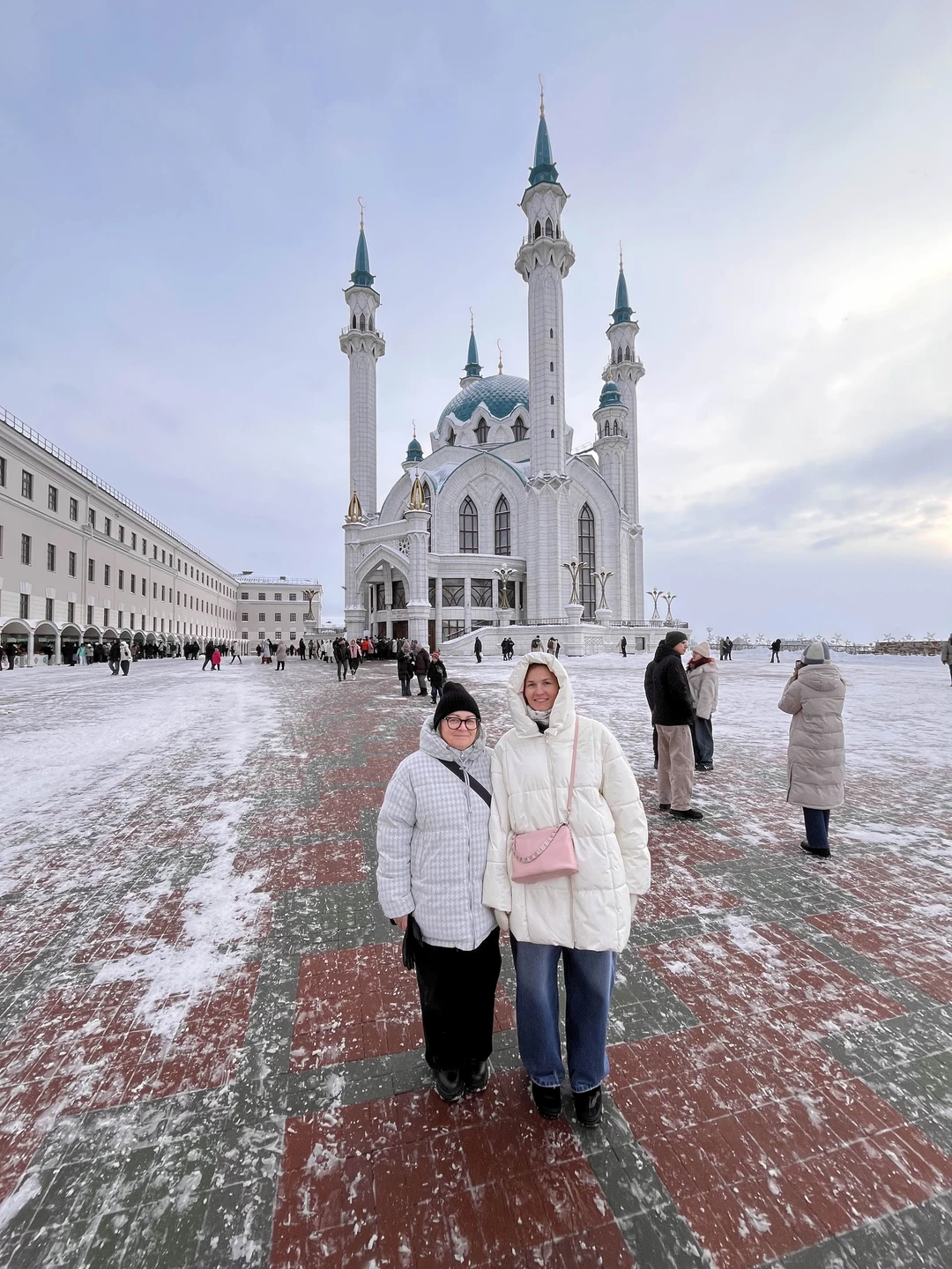 Два часа пролетели незаметно) Мы могли бы еще столько же проходить, слушая Сергея с открытыми ртами