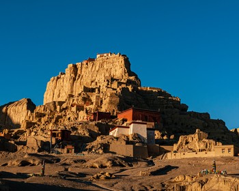 Долина Гаруд, монастырь Гургьям и заброшенный город Цапаранг