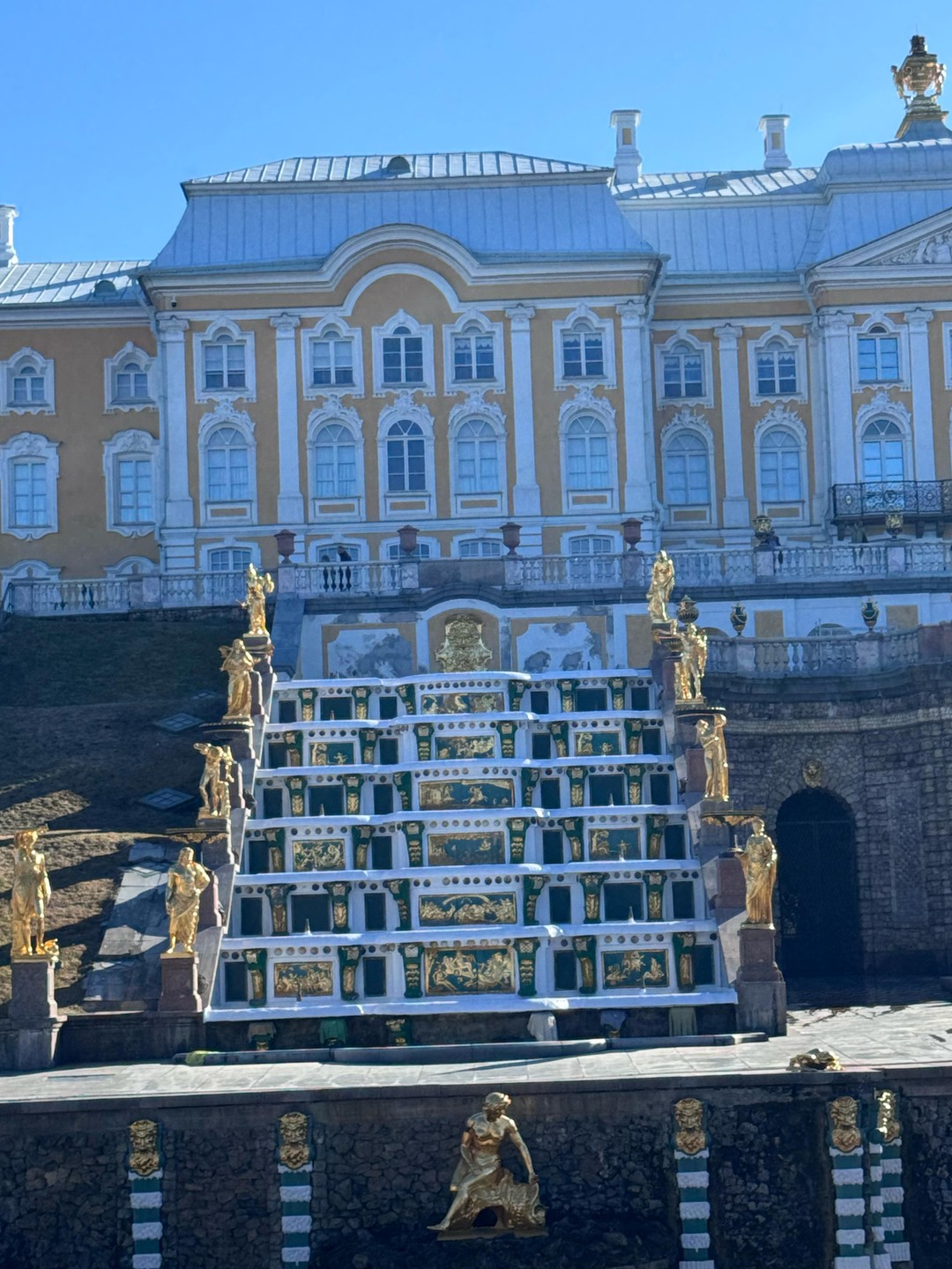 Экскурсия понравилась. Гид Игорь - мужчина с юмором, с ним было очень интересно и совсем не
