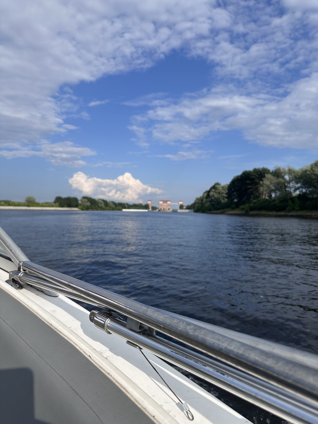 Исследуем Рыбинское водохранилище: прогулка на катере (Наталья)